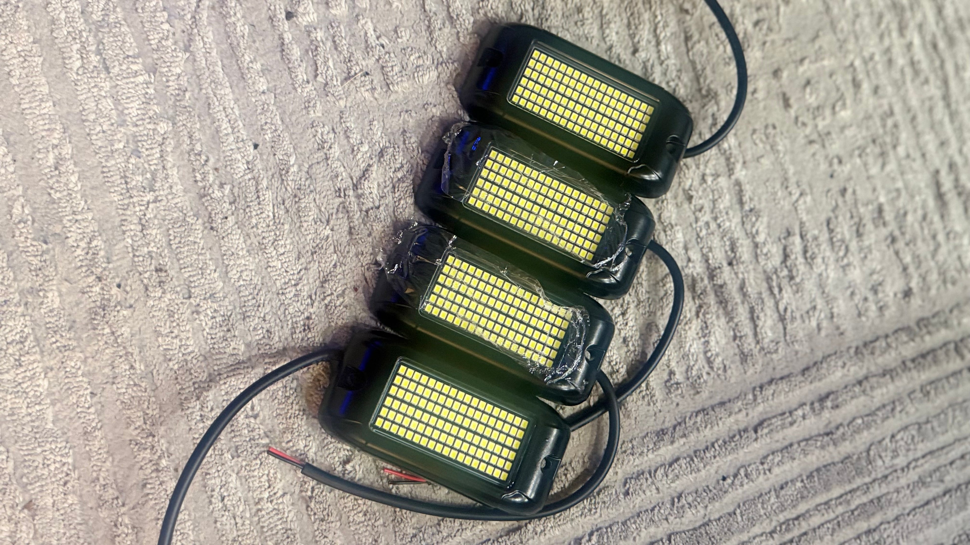 108 LED rock light (battery powered)